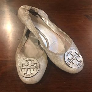 Silver metallic Tory Burch travel Minnie flats
